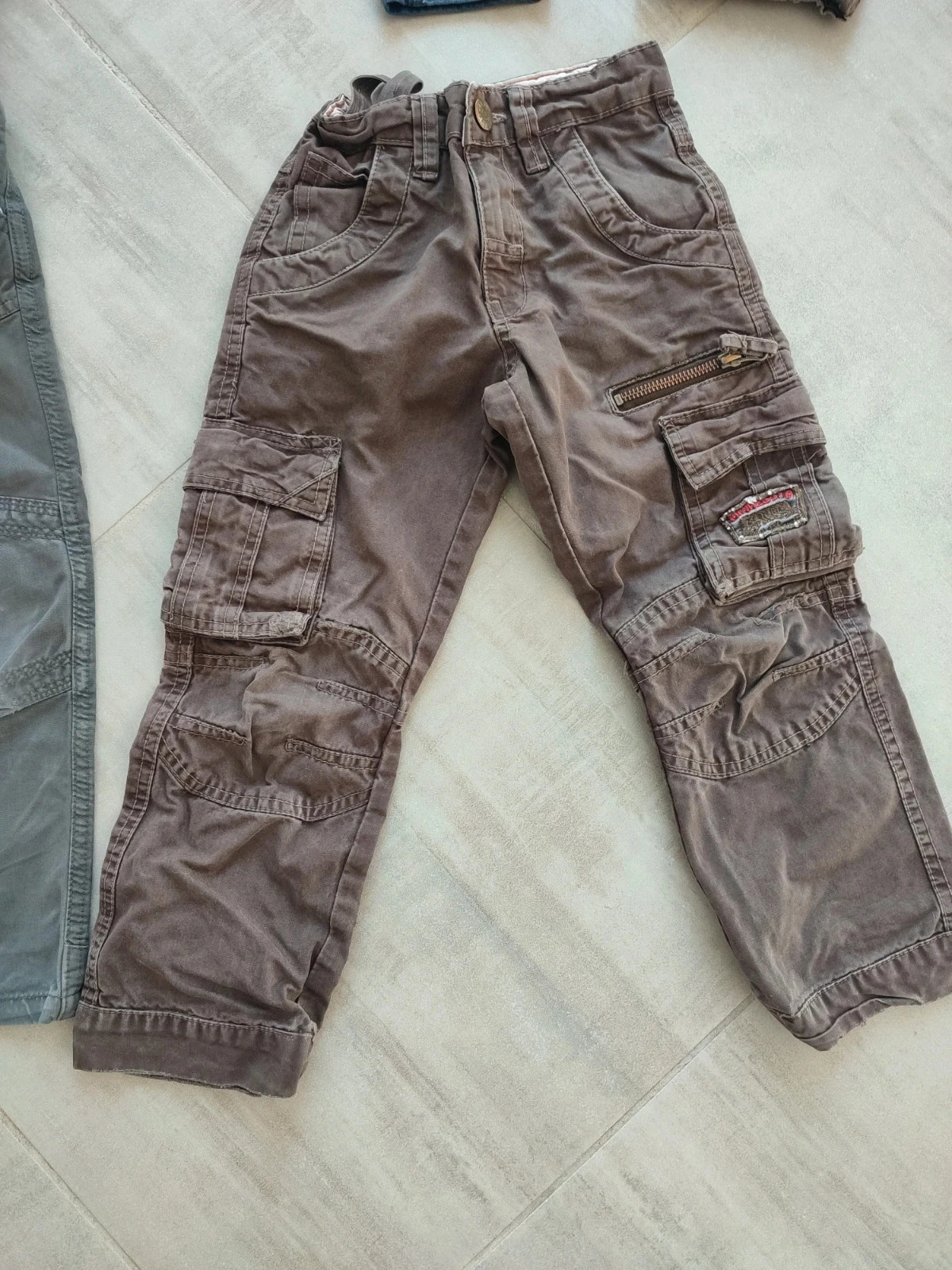 Set of 4-year-old pants in very poor condition – photo 2